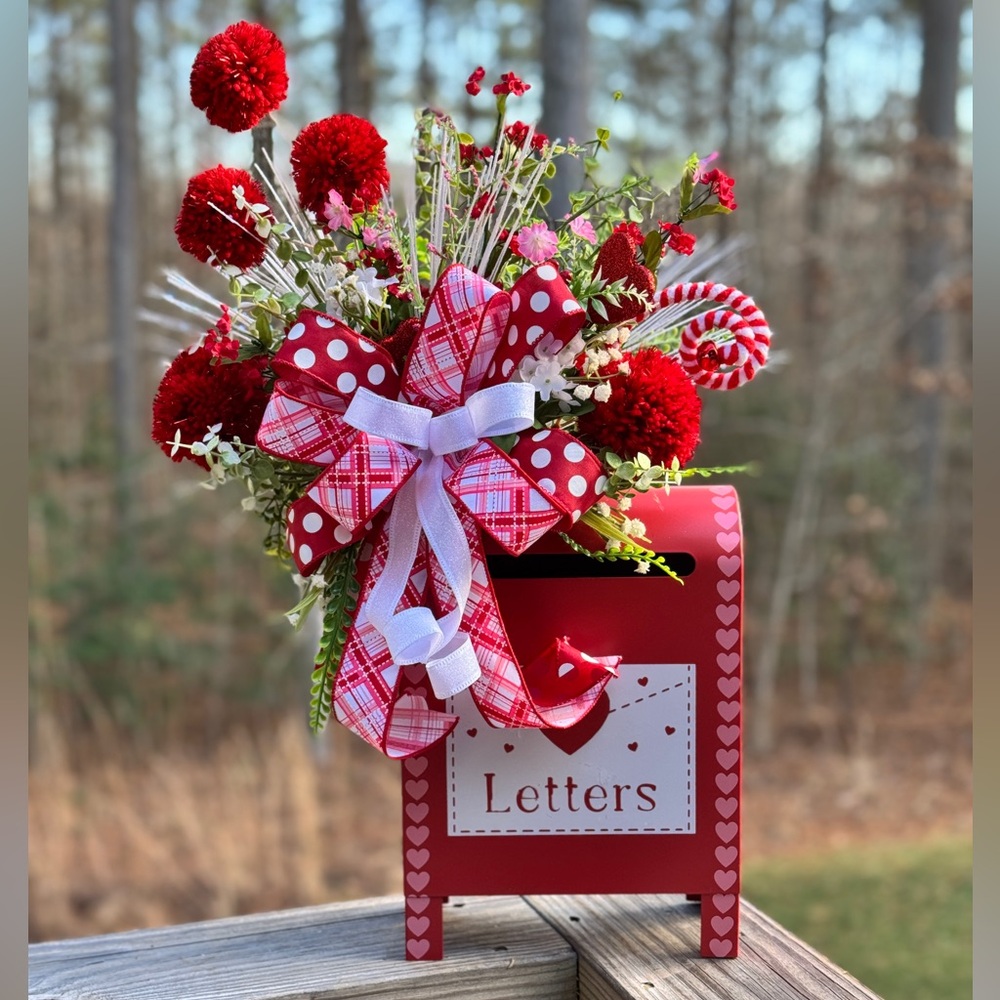 Decorative Valentine Mailbox
